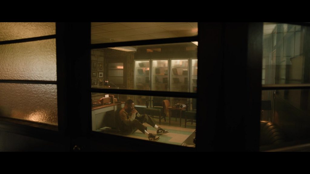 Nike Air Jordan Sneakers in The Madness S01E04 “Radioactive” (2024) (Image 2)