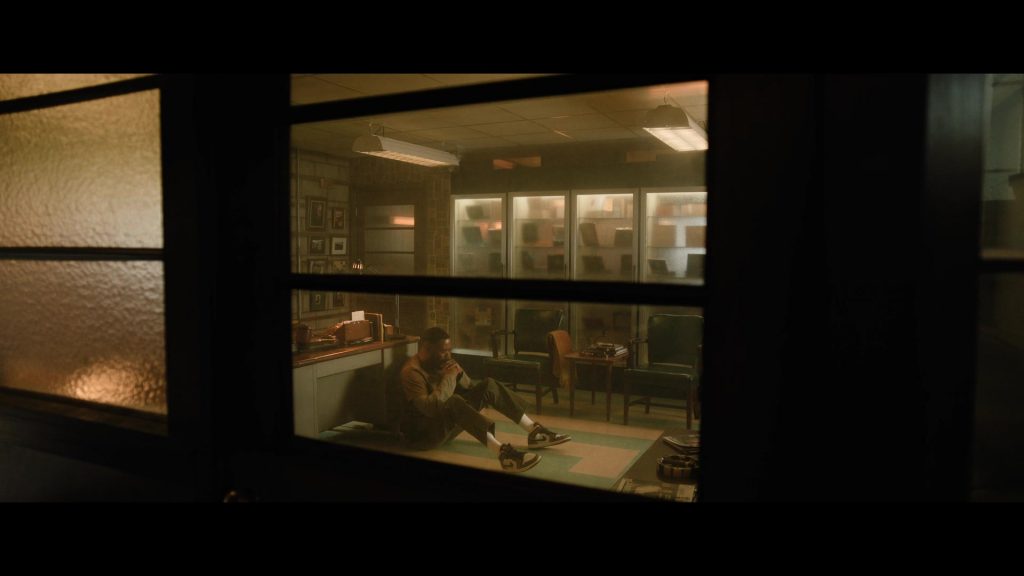 Nike Air Jordan Sneakers in The Madness S01E04 “Radioactive” (2024) (Image 6)