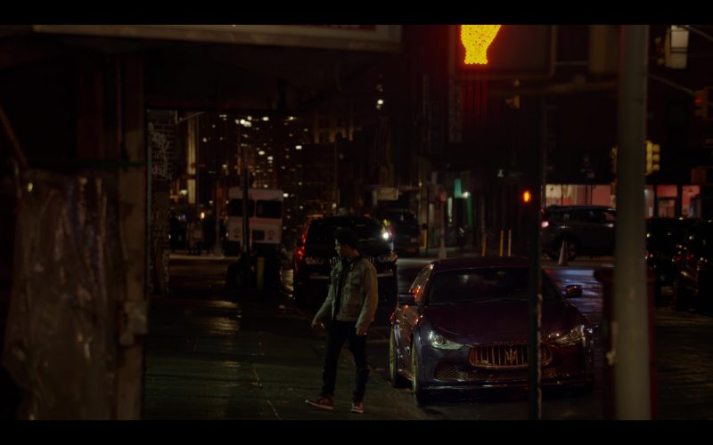 Nike Air Jordan Sneakers in The Penguin S01E03 “Bliss” (2024) (Image 1)