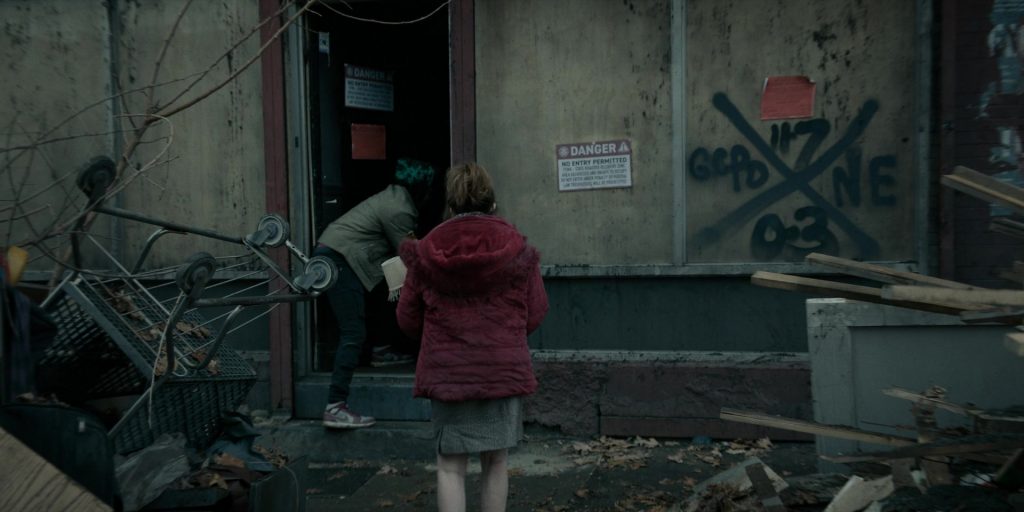 Nike Air Jordan Sneakers in The Penguin S01E05 “Homecoming” (2024) (Image 9)