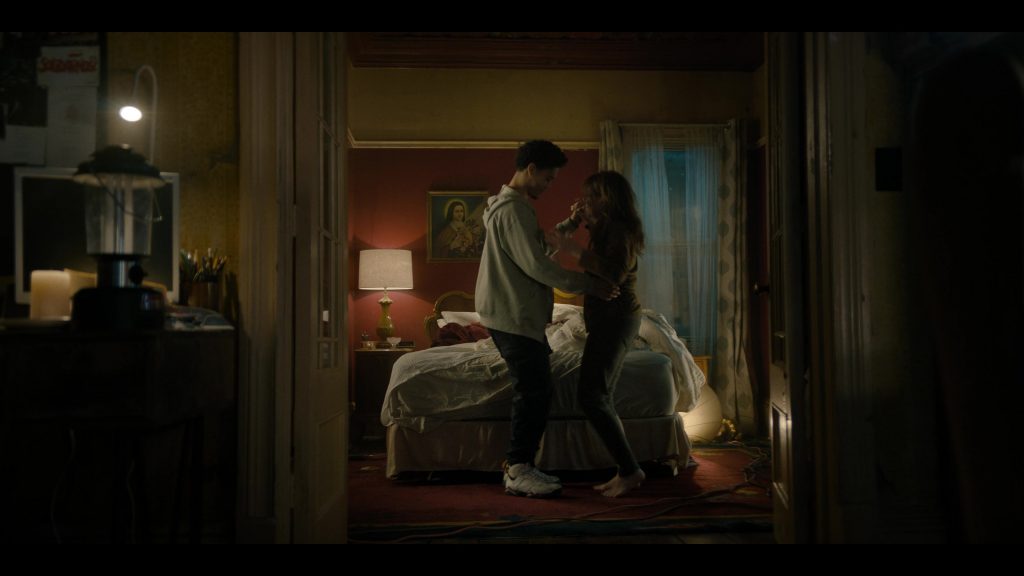 Nike Air Jordan Sneakers in The Penguin S01E06 “Gold Summit”(2024) (Image 4)