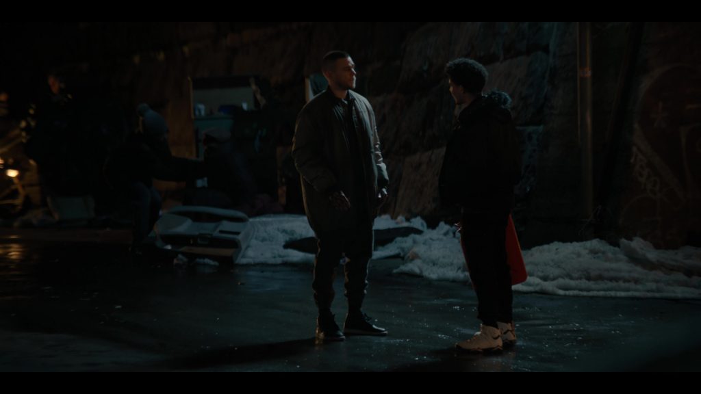 Nike Air Jordan Sneakers in The Penguin S01E06 “Gold Summit”(2024) (Image 8)