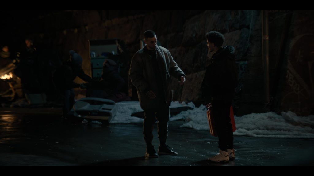 Nike Air Jordan Sneakers in The Penguin S01E06 “Gold Summit”(2024) (Image 9)