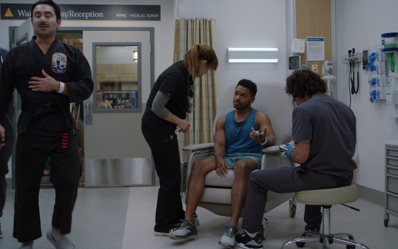 Nike Air Jordan Sneakers in The Pitt S01E01 “7-00 A.M” (2025) (Image 1)