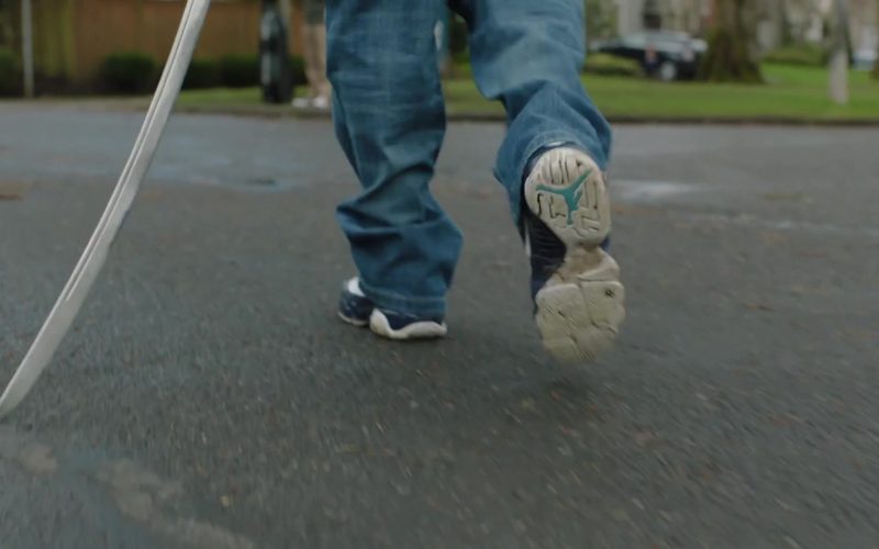 Nike Air Jordan Sneakers of Nasim Pedrad in Chad S01E02 “Sword” (2021) (Image 1)