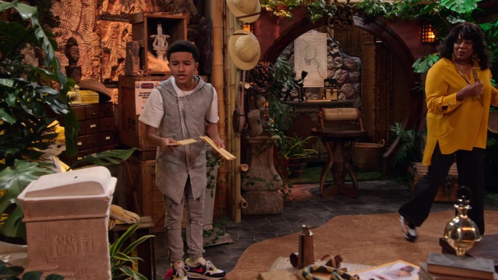 Nike Air Max 1 Hyper Pink Men's Classic Multi-Color Athletic Sneakers of Cameron J. Wright as Mazzi McKellan in Family Reunion S04E04 “Remember the Story M’Dear Hates to Tell” (2021) (Image 1)