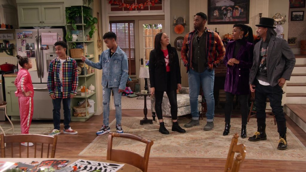 Nike Air Max 1 Sneakers of Isaiah Russell-Bailey as Shaka McKellan in Family Reunion S04E01 “Remember When the Trick Wasn’t a Treat” (2021) (Image 1)