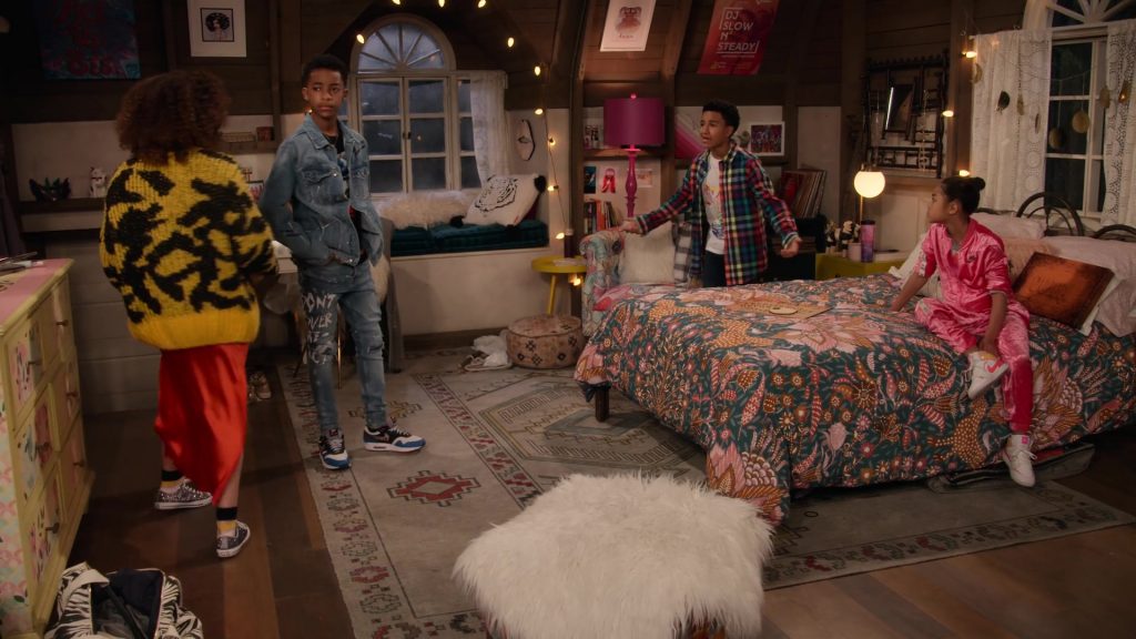 Nike Air Max 1 Sneakers of Isaiah Russell-Bailey as Shaka McKellan in Family Reunion S04E01 “Remember When the Trick Wasn’t a Treat” (2021) (Image 2)