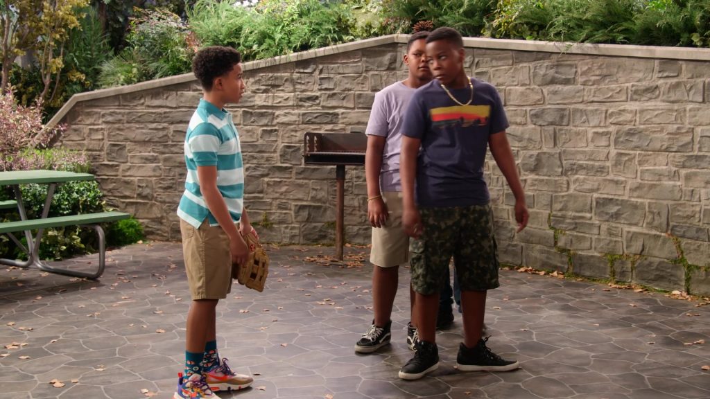 Nike Air Max 270 React Sneakers of Cameron J. Wright as Mazzi McKellan in Family Reunion S03E02 “Remember When Jade Broke a Nail” (2021) (Image 2)
