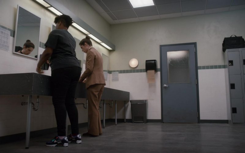 Nike Air Max 90 Galaxy Supernova Sneakers of Adrienne C. Moore as Kelly Duff in Pretty Hard Cases S01E04 “Feathers” (2021) (Image 1)