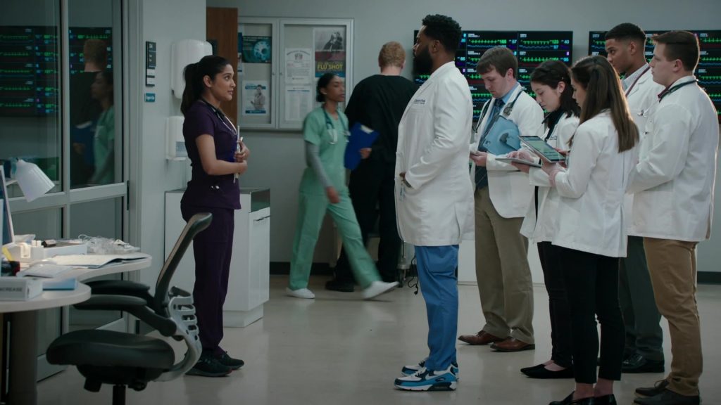 Nike Air Max 90 Sneakers of Malcolm-Jamal Warner as Andre Jeremiah ‘AJ-The Raptor' Austin in The Resident S04E08 “First Days, Last Days” (2021) (Image 1)