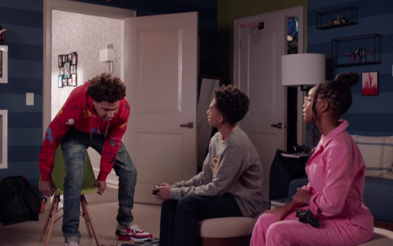 Nike Air Max 90 Sneakers of Marcus Scribner as Andre Johnson, Jr. in Black-ish S07E17 “Move-In Ready” (2021) (Image 1)