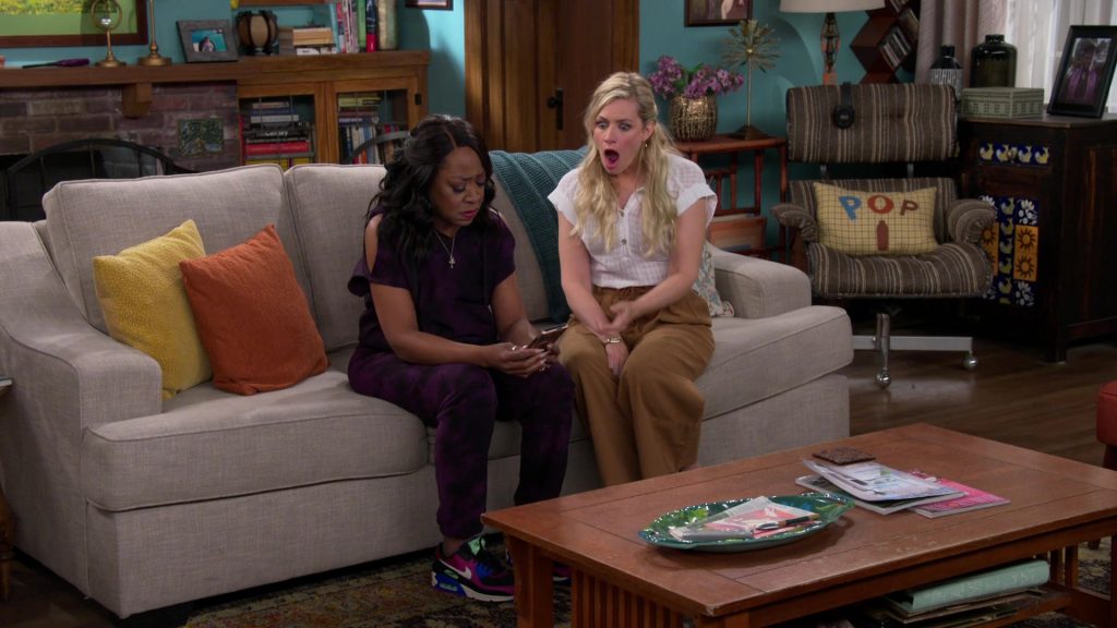Nike Air Max 90 Sneakers of Tichina Arnold as Tina Butler in The Neighborhood S03E17 “Welcome to the Invasion” (2021) (Image 1)