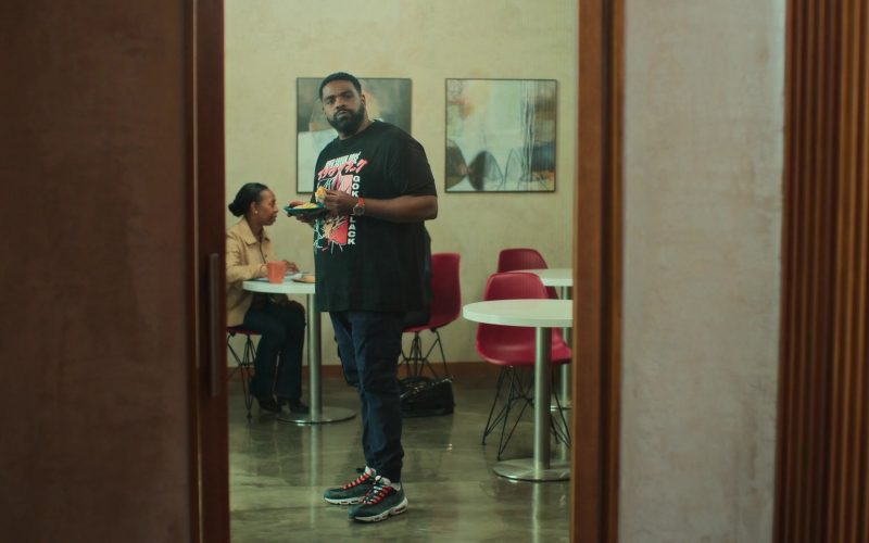 Nike Air Max 95 Sneakers of Ron Funches as Howard in Loot S01E09 “Cahoga Lake” (2022) (Image 1)