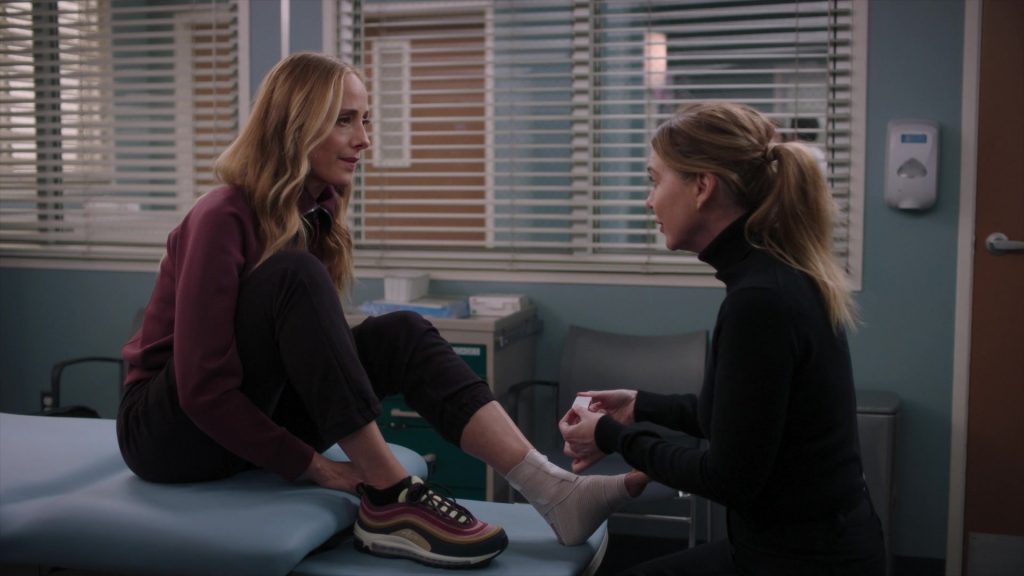 Nike Air Max 97 Shoes in Grey's Anatomy S20E03 “Walk on the Ocean” (2024) (Image 12)