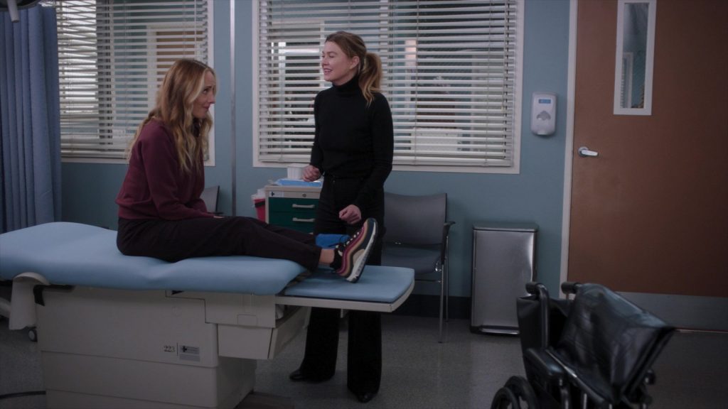 Nike Air Max 97 Shoes in Grey's Anatomy S20E03 “Walk on the Ocean” (2024) (Image 13)