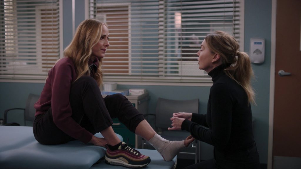 Nike Air Max 97 Shoes in Grey's Anatomy S20E03 “Walk on the Ocean” (2024) (Image 17)