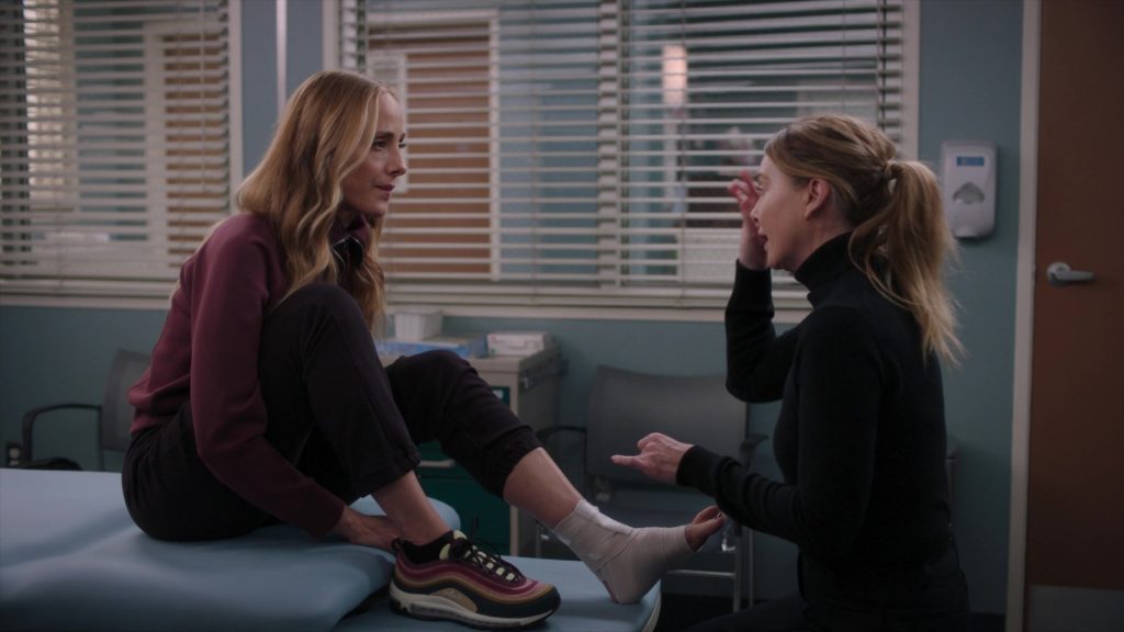 Nike Air Max 97 Shoes in Grey's Anatomy S20E03 “Walk on the Ocean” (2024) (Image 18)