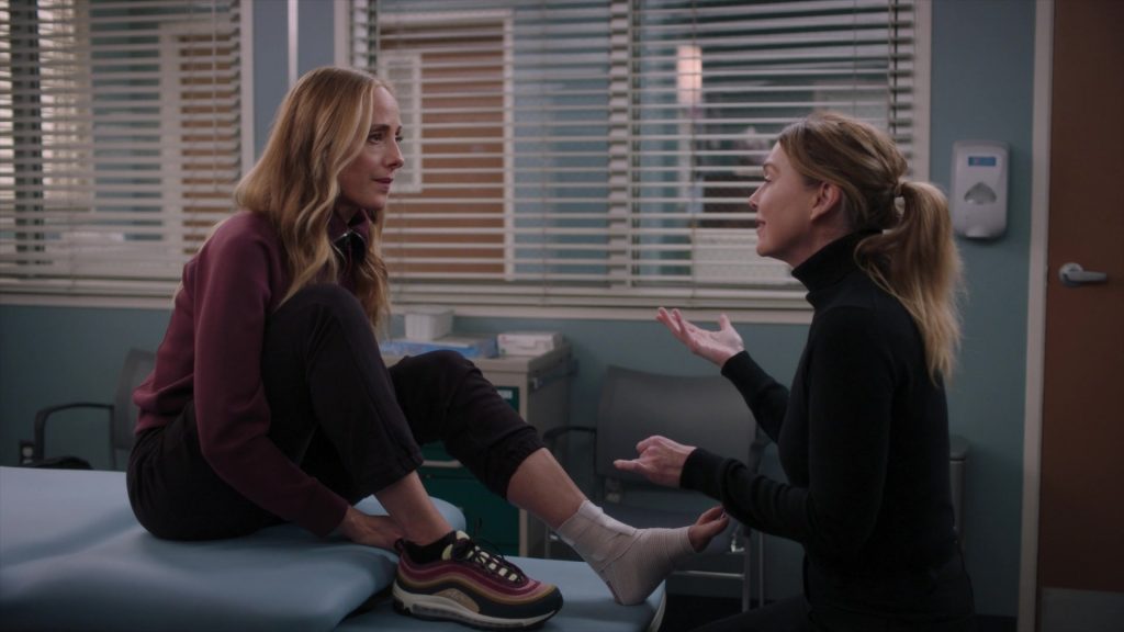 Nike Air Max 97 Shoes in Grey's Anatomy S20E03 “Walk on the Ocean” (2024) (Image 19)
