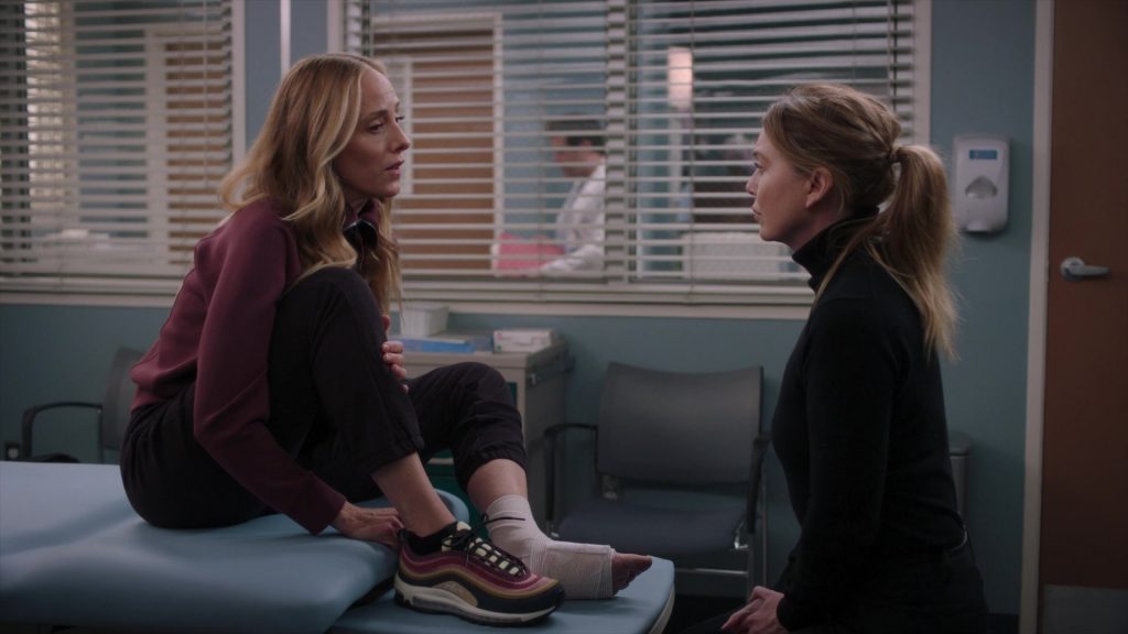 Nike Air Max 97 Shoes in Grey's Anatomy S20E03 “Walk on the Ocean” (2024) (Image 9)