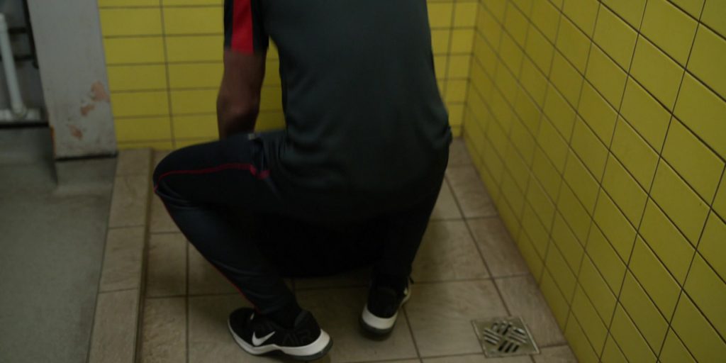 Nike Air Max Alpha 4 Sneakers Worn by Brett Goldstein as Roy Kent in Ted Lasso S03E02 “(I Don't Want to Go to) Chelsea” (2023) (Image 1)