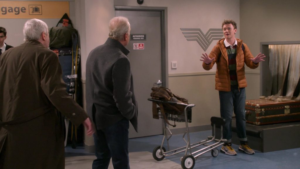 Nike Air Max Flyknit Racer “Next Nature” sneakers Wron by Anders Keith as David Crane in Frasier S01E01 “The Good Father” (2023) (Image 9)