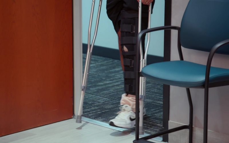 Nike Air Max SC trainers in The Valley S03E09 “‘Til Debt Do Us Part” (2026) (Image 1)