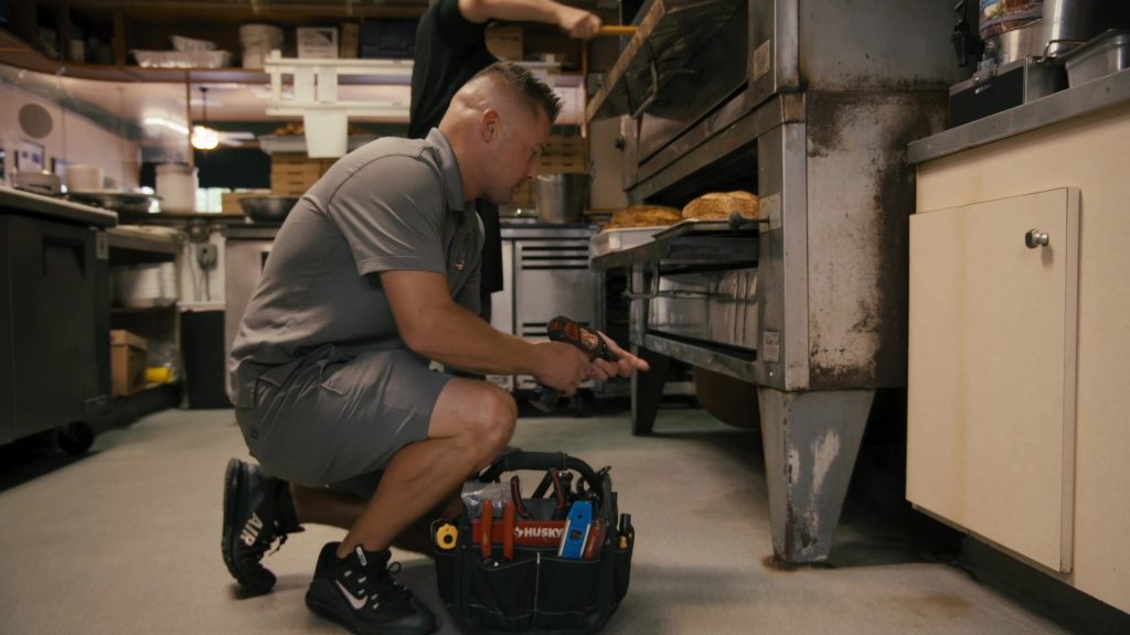 Nike Air Max shoes, Husky in Its Florida Man S02E02 “Pizza Man” (2025) (Image 2)