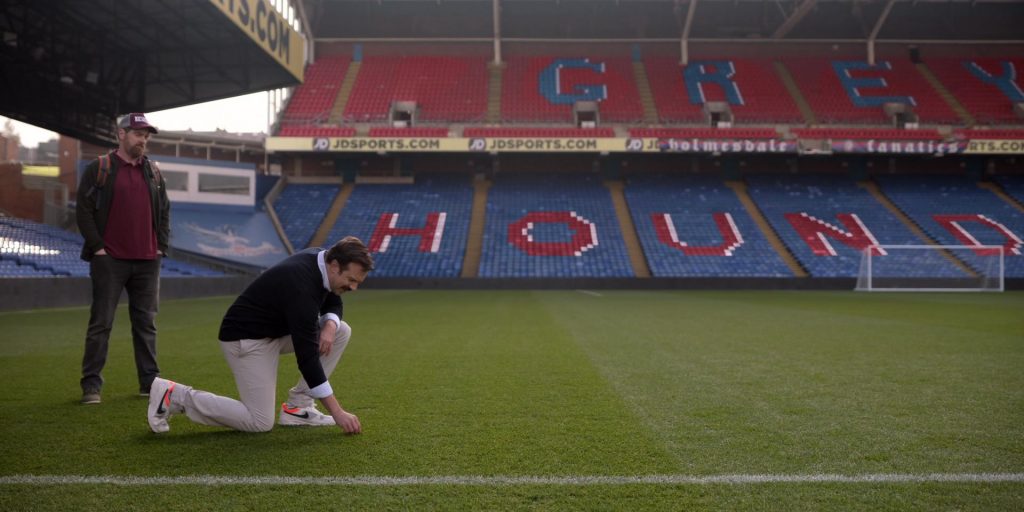 Nike Air Pegasus '92 Sneakers of Jason Sudeikis in Ted Lasso S01E01 “Pilot” (2020) (Image 2)