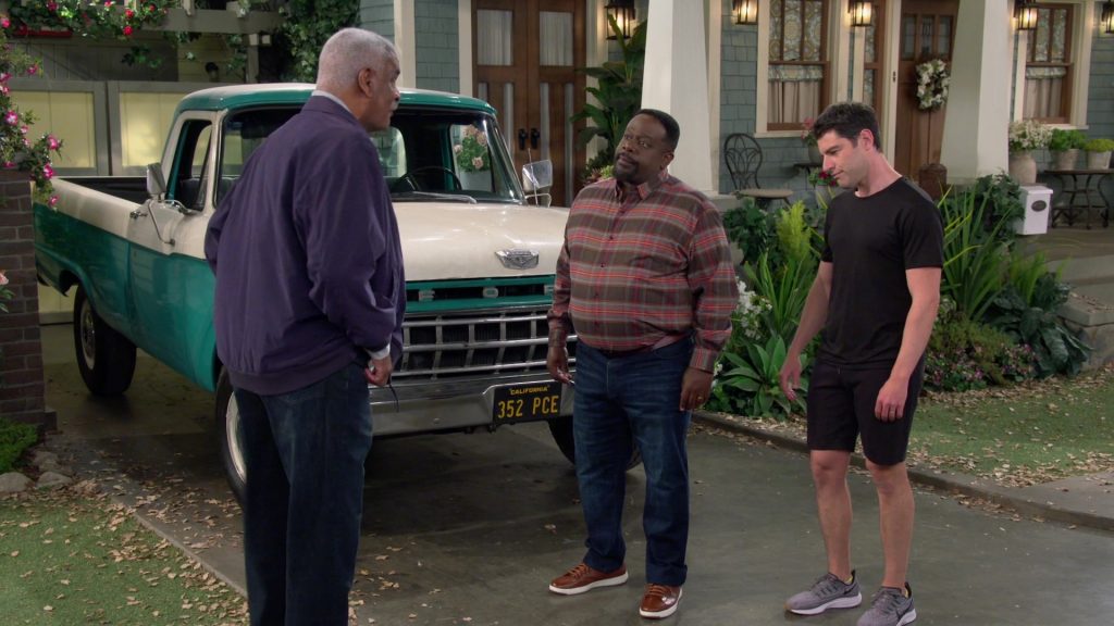 Nike Air Zoom Men's Sneakers of Max Greenfield as Dave Johnson in The Neighborhood S03E08 “Welcome to the Property” (2021) (Image 1)
