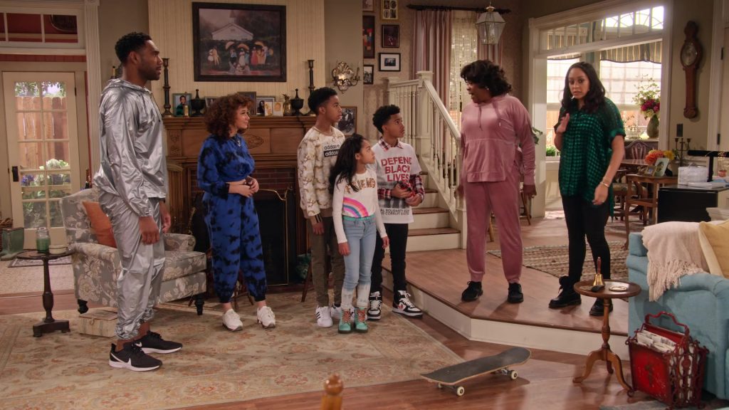 Nike Air Zoom Pegasus Black Sneakers of Anthony Alabi as Moz McKellan in Family Reunion S04E06 “Remember When Cocoa Did It All” (2021) (Image 1)