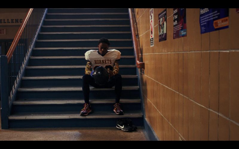 Nike Black Shoe in Daybreak Season 1 Episode 5 “Homecoming Redux or My So Called Stunt Double Life” (2019) (Image 1)