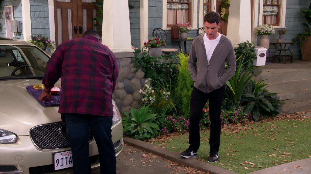 Nike Black Shoes Worn by Max Greenfield as Dave Johnson in The Neighborhood Season 2 Episode 7 “Welcome to the Vow Renewal” (2019) (Image 2)