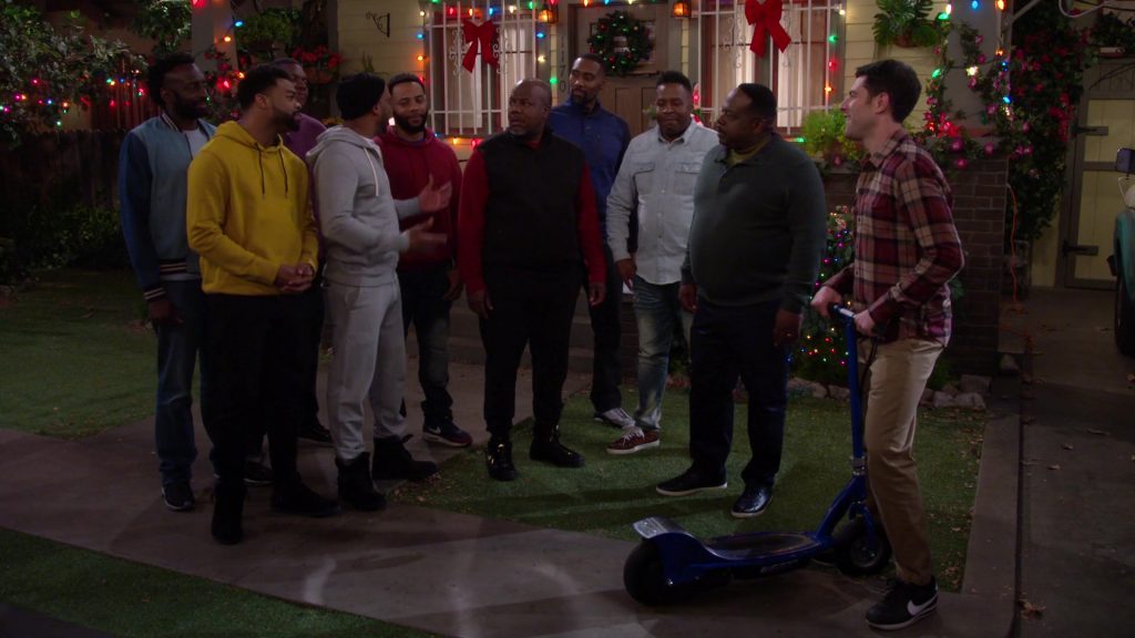 Nike Black Sneakers Worn by Max Greenfield as Dave in The Neighborhood Season 2 Episode 11 “Welcome to the Scooter” (2019) (Image 4)