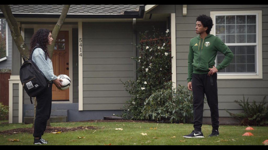 Nike Black Sneakers of Odiseas Georgiadis as Noah Simos in Trinkets S02E05 “Works In Progress” (2020) (Image 1)