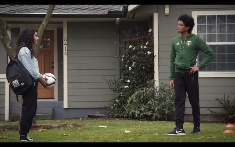 Nike Black Sneakers of Odiseas Georgiadis as Noah Simos in Trinkets S02E05 “Works In Progress” (2020) (Image 1)