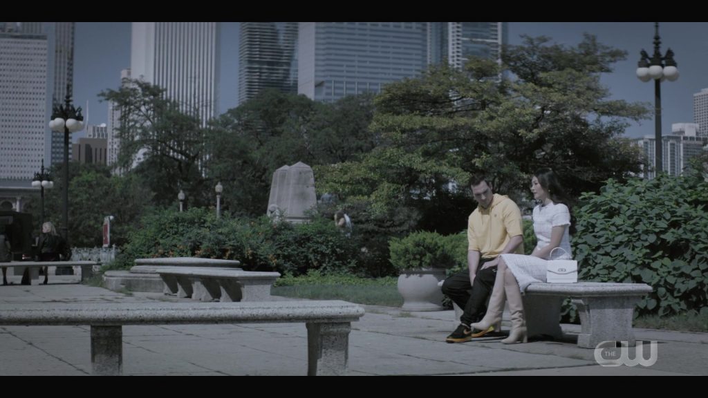 Nike Black-Yellow Sneakers in Batwoman Season 1 Episode 2 “The Rabbit Hole” (2019) (Image 1)