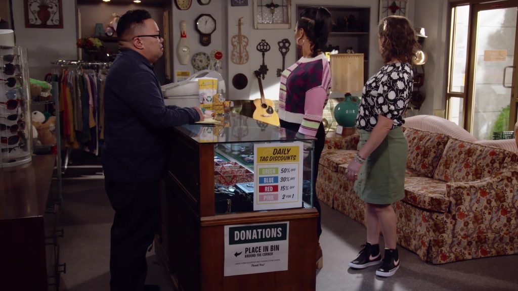 Nike Blazer Mid '77 HiTop Black Sneakers Worn by Mayim Bialik in Call Me Kat S02E03 “Call Me A Sporty Giant” (2022) (Image 2)