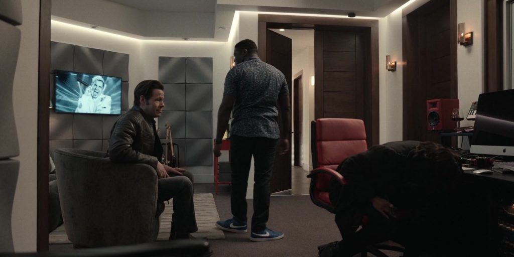 Nike Blue Sneakers Worn by Sam Richardson as Aniq in The Afterparty S01E02 “Brett” (2022) (Image 2)