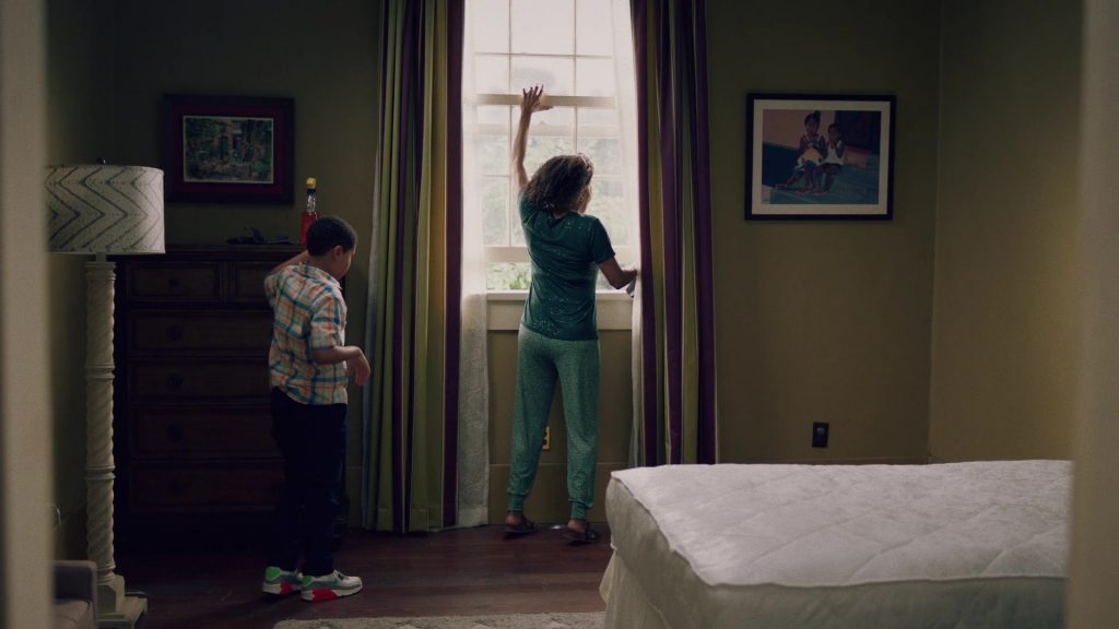 Nike Boys' Sneakers in Queen Sugar S06E10 “And You Would Be One of Them” (2021) (Image 1)