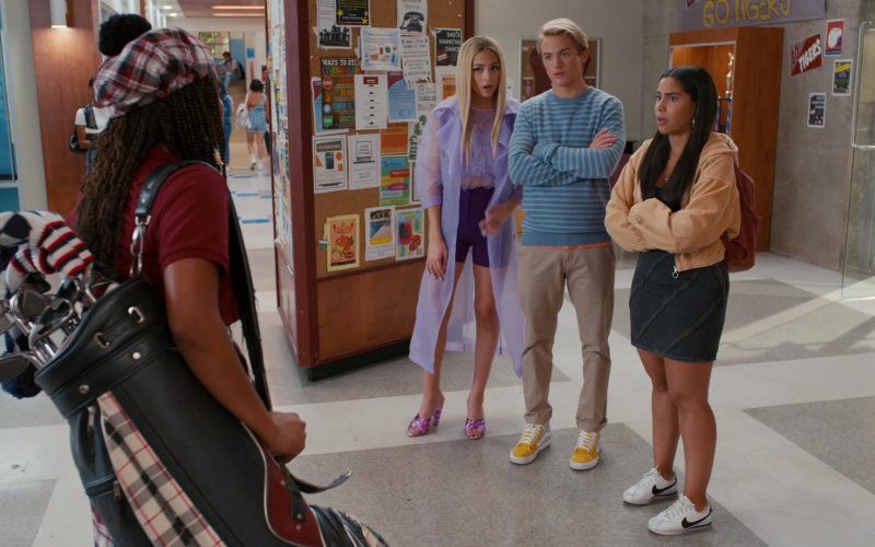Nike Cortez Classic Low Cut White Sneakers of Haskiri Velazquez as Daisy Jimenez in Saved by the Bell S01E09 “All in the Hall” (2020) (Image 1)