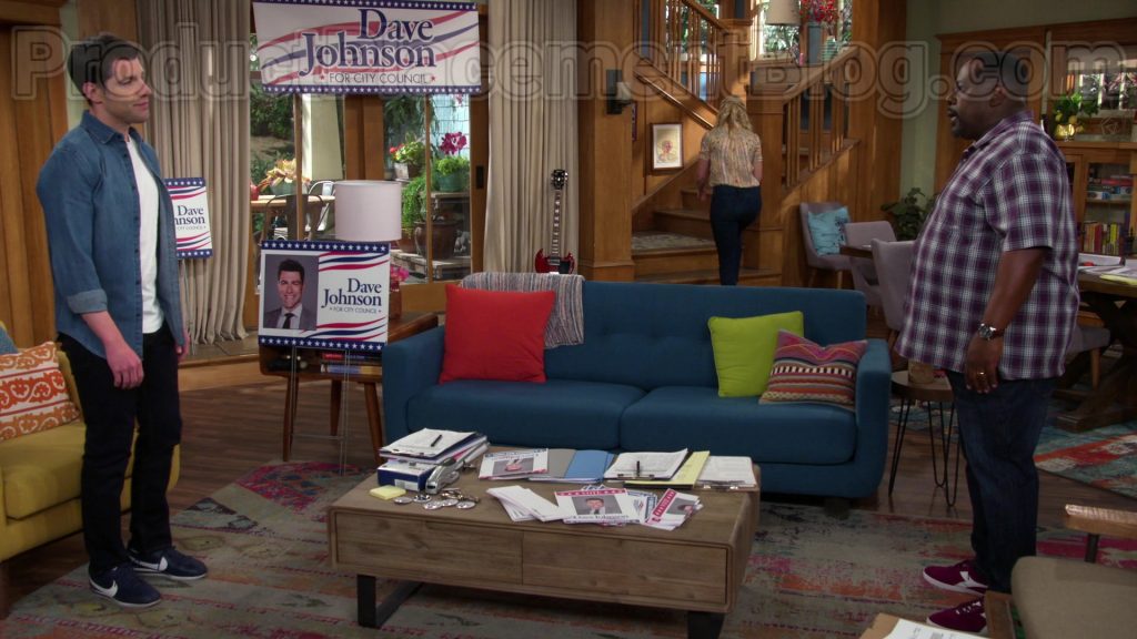 Nike Cortez Shoes of Max Greenfield in The Neighborhood S02E22 “Welcome to the Campaign” (2020) (Image 3)