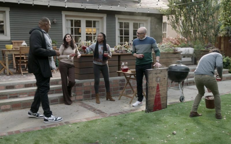 Nike Dunk Flyknit Shoes of Omar Miller as Ben in The Unicorn S02E04 “Work It” (2020) (Image 1)