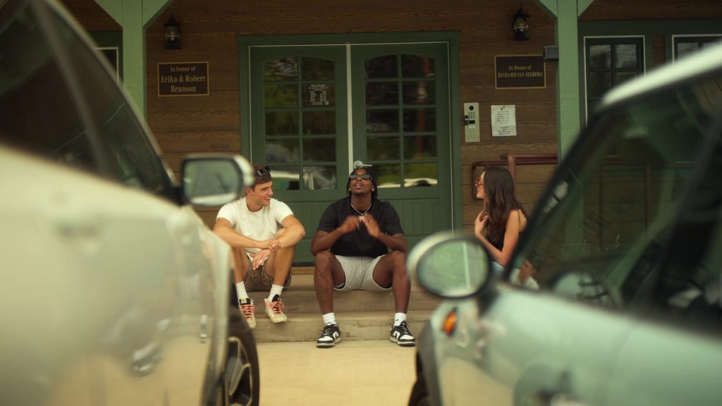 Nike Dunk Low Retro trainers in Calabasas Confidential S01E08 “Playing With Fire” (2026) (Image 1)