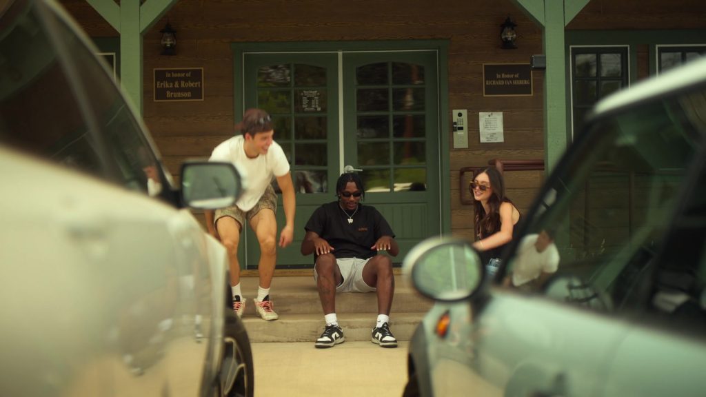 Nike Dunk Low Retro trainers in Calabasas Confidential S01E08 “Playing With Fire” (2026) (Image 5)