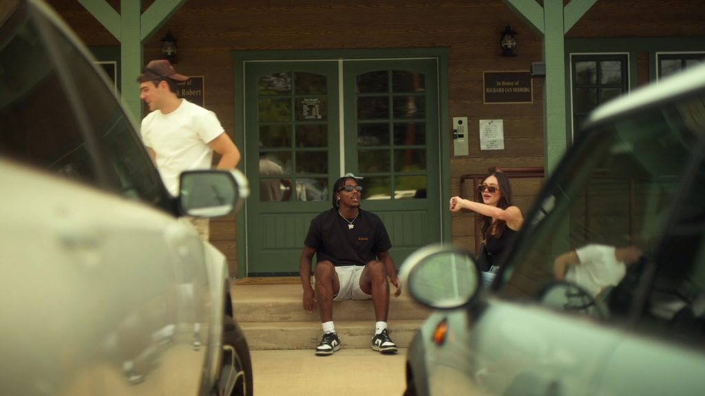 Nike Dunk Low Retro trainers in Calabasas Confidential S01E08 “Playing With Fire” (2026) (Image 7)