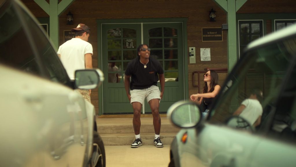 Nike Dunk Low Retro trainers in Calabasas Confidential S01E08 “Playing With Fire” (2026) (Image 9)