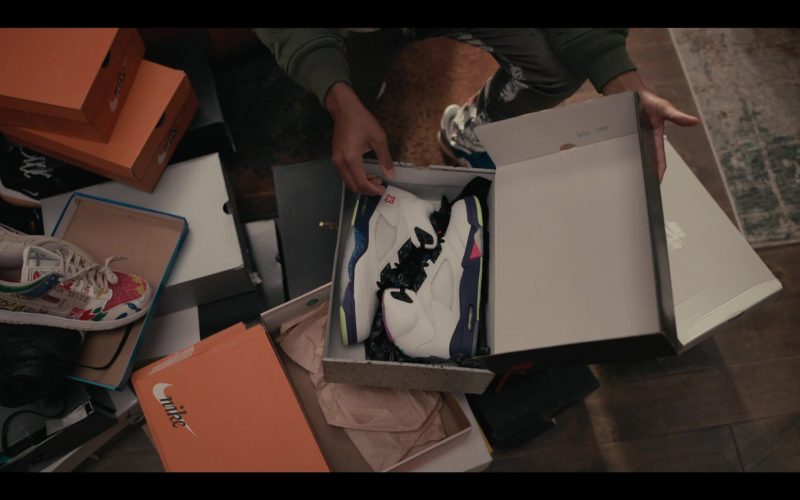 Nike Dunk Low SP and Nike Air Jordan V Sneakers in Bel-Air S01E03 “Yamacraw” (2022) (Image 1)