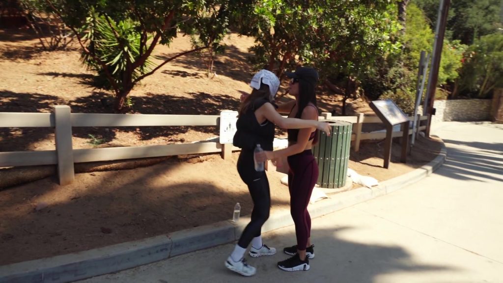 Nike Free Metcon 7 black and white workout trainers and ON Sneakers in The Valley S03E09 “‘Til Debt Do Us Part” (2026) (Image 2)
