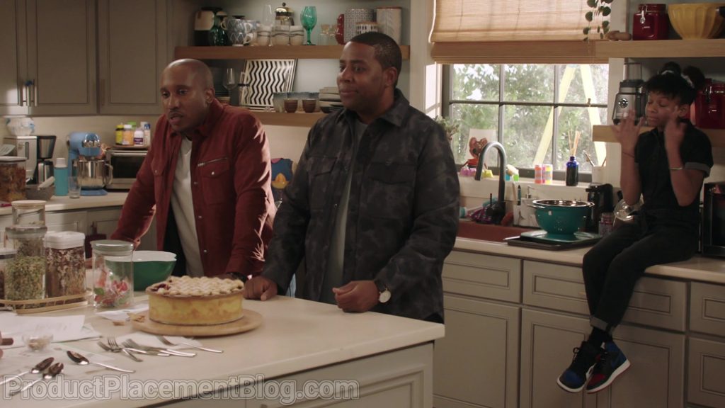 Nike Girls Sneakers in Kenan S01E01 “Pilot” (2021) (Image 1)